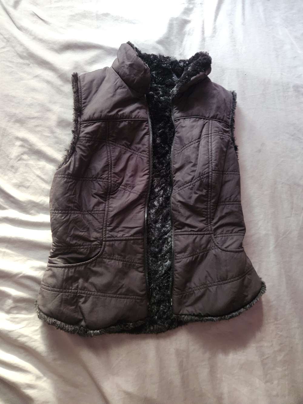 Women’s Faux-Fur Lined Quilted Vest - Dark Gray